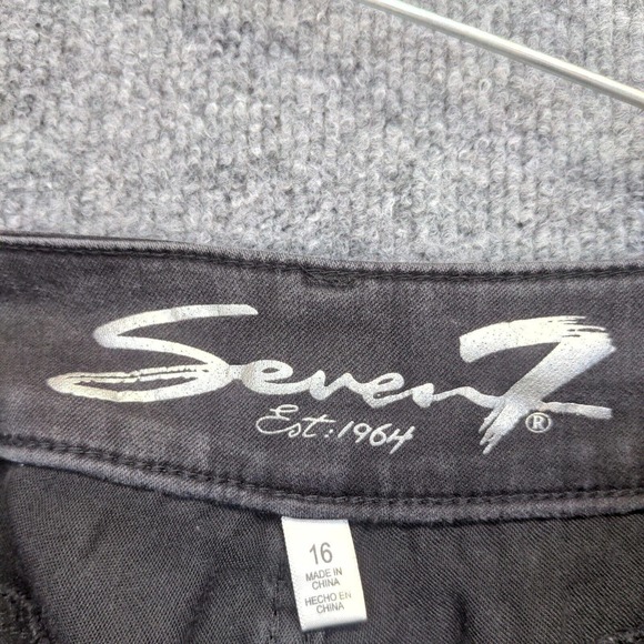 Seven7 Women's Booty Shaper Straight Leg Jeans Black 16 5-Pocket Dark Wash - Picture 12 of 16